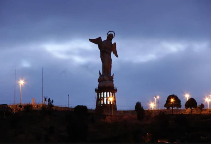 ホテル San Francisco De Quito