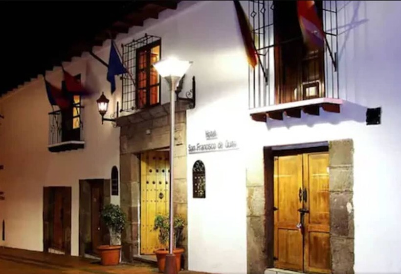 ホテル San Francisco De Quito