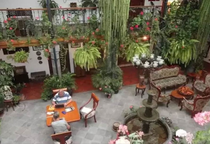 ホテル San Francisco De Quito
