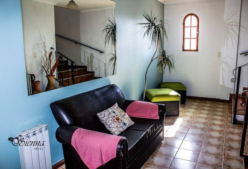 בית מלון כפרי Sienna