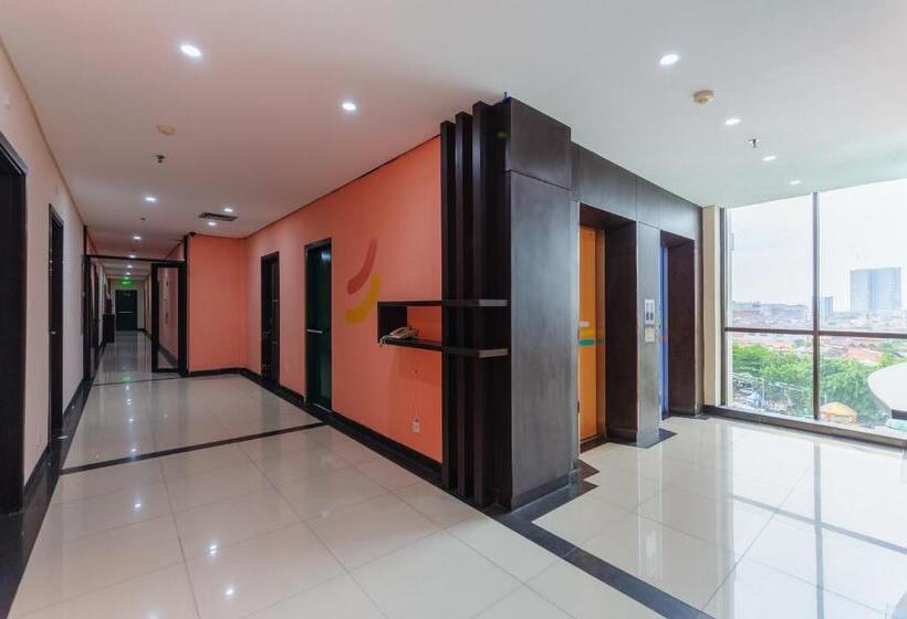 Sans Hotel Green Bekasi By Reddoorz