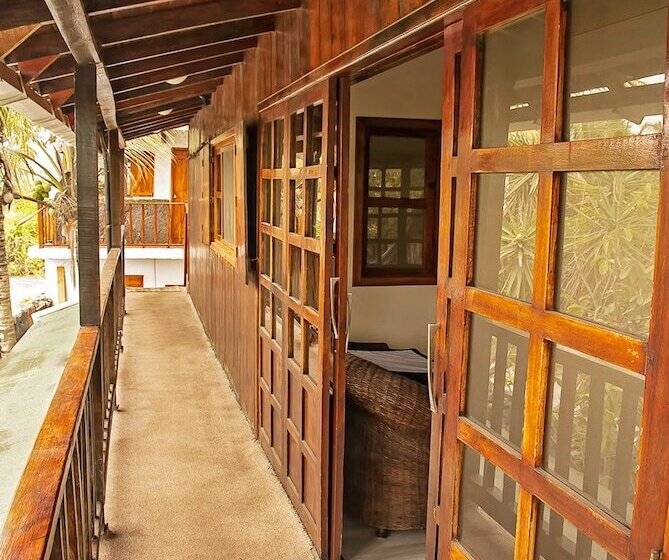 호텔 The Wooden House