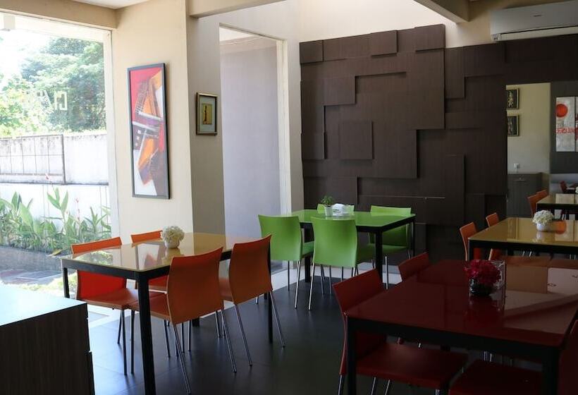 酒店 Tirta Mansion Lippo Karawaci Mitra Reddoorz