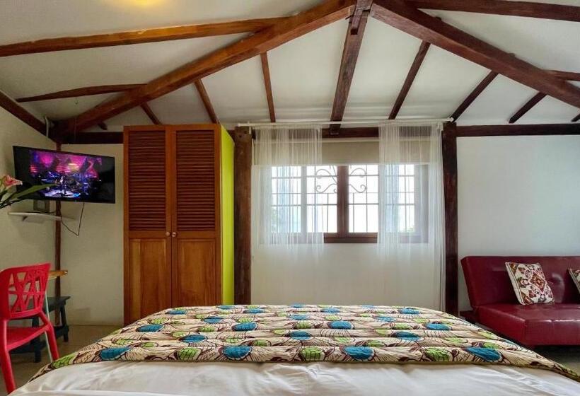 Iguanazu Bed & Breakfast