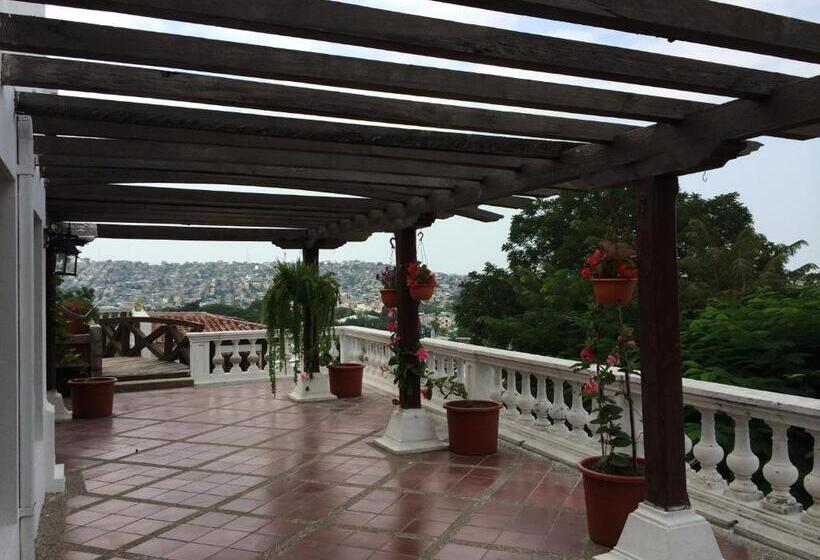 Iguanazu Bed & Breakfast