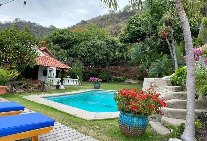 Iguanazu Bed & Breakfast