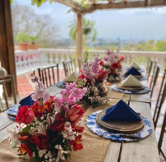 Iguanazu Bed & Breakfast