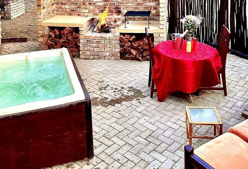 Manzini Swazi King Chalets