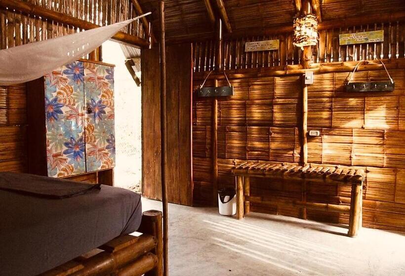 The Mudhouse Hostel Mompiche