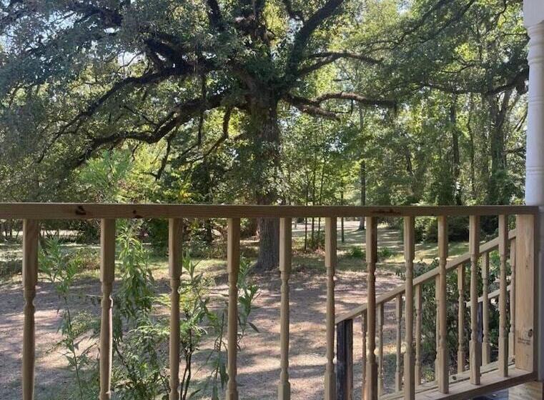 Adelines Bed And Breakfast