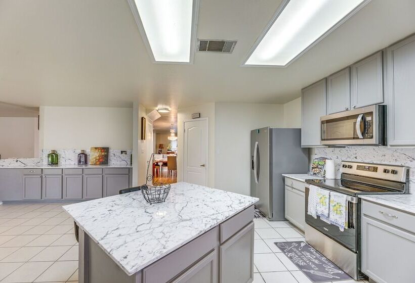 Austin Home W/ Deck   9 Mi To Zilker Park!