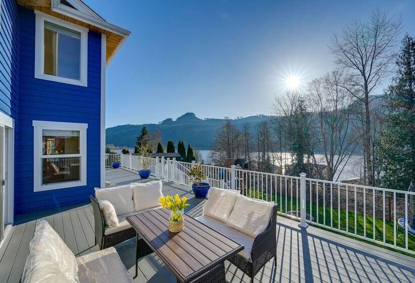 Stunning Mount Vernon Home W/ Big Lake Views!