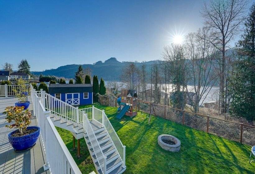 Stunning Mount Vernon Home W/ Big Lake Views!