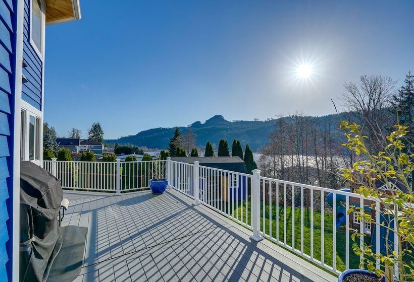 Stunning Mount Vernon Home W/ Big Lake Views!