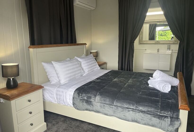 تختخواب و صبحانه Cypress Bnb