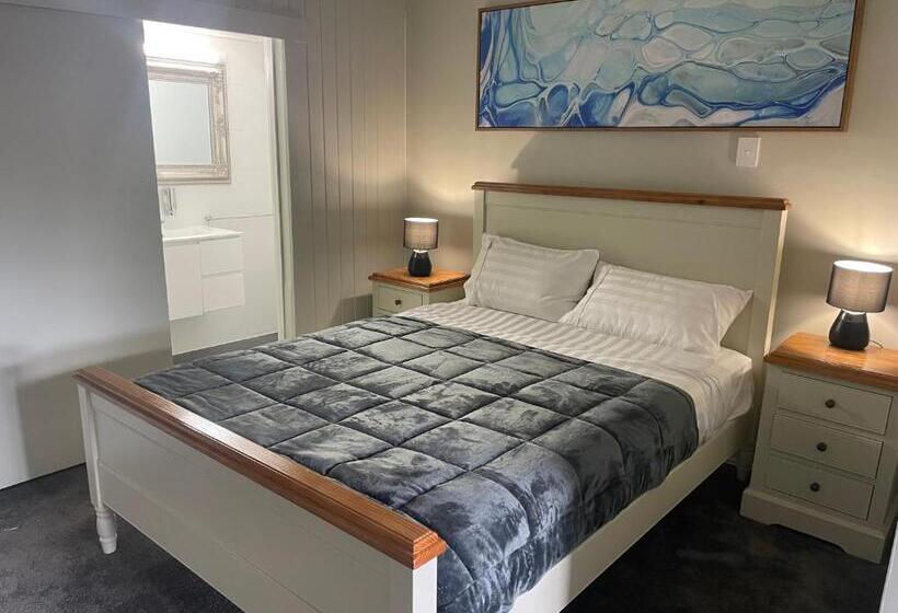 تختخواب و صبحانه Cypress Bnb