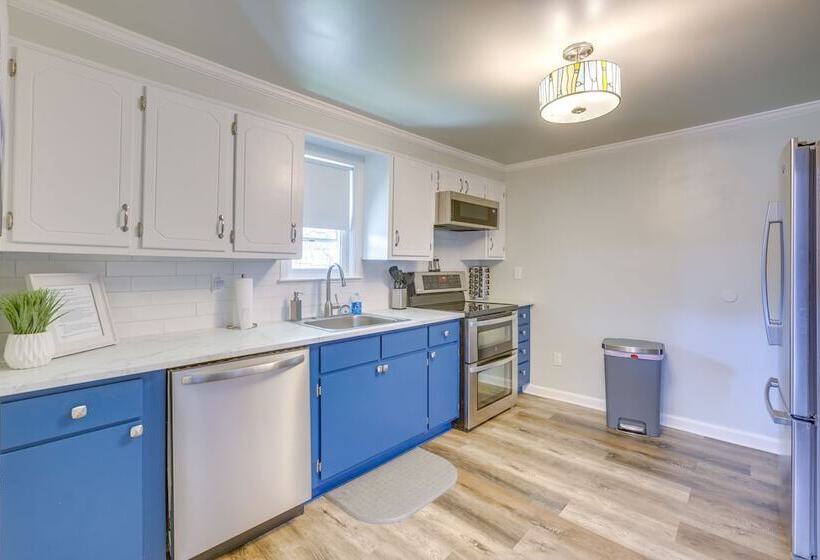 Bright Shelby Cottage W/ Deck & Creek Views!