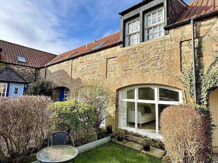 Captivating 2 Bed Cottage In Kingsbarns