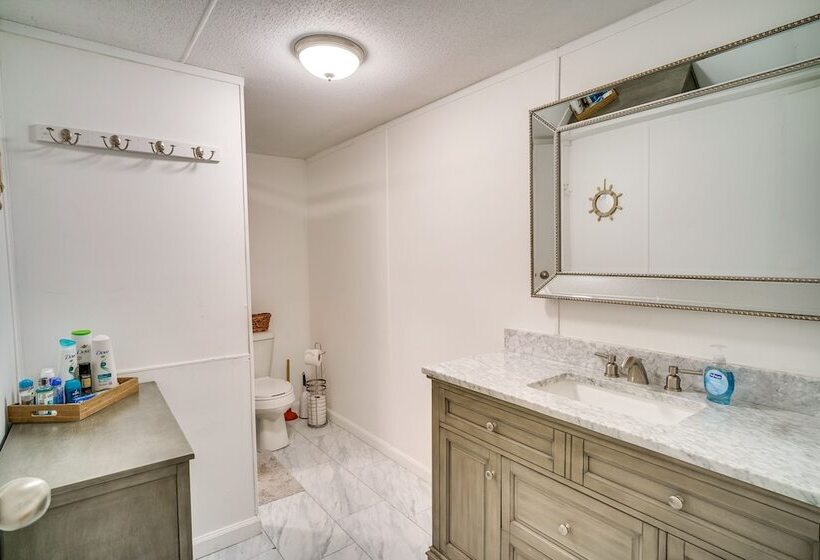 Charming Home W/ Dock, Near Downtown Lake Charles!