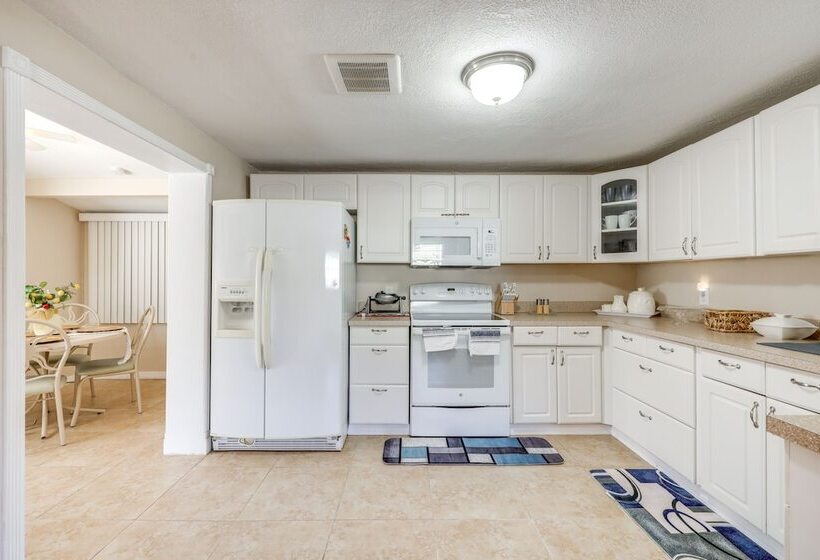 Cozy Jacksonville Home ~ 12 Mi To Downtown!