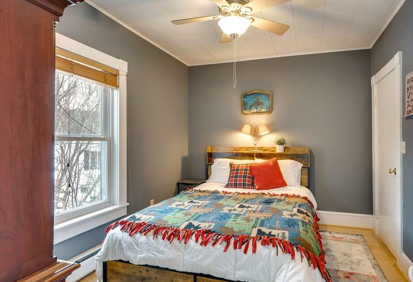 Cozy New Hampshire Retreat W/ Fire Pit & Porch!