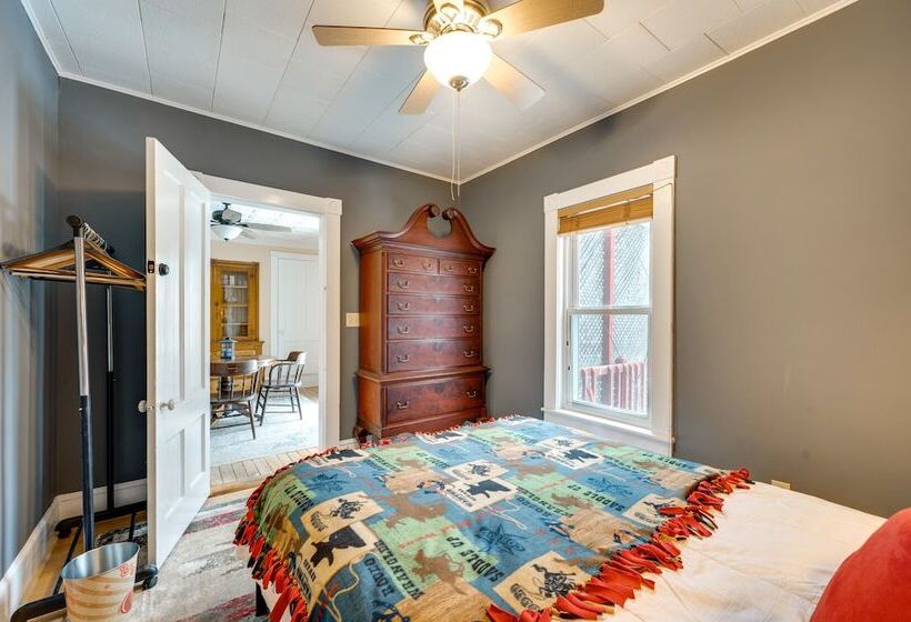 Cozy New Hampshire Retreat W/ Fire Pit & Porch!