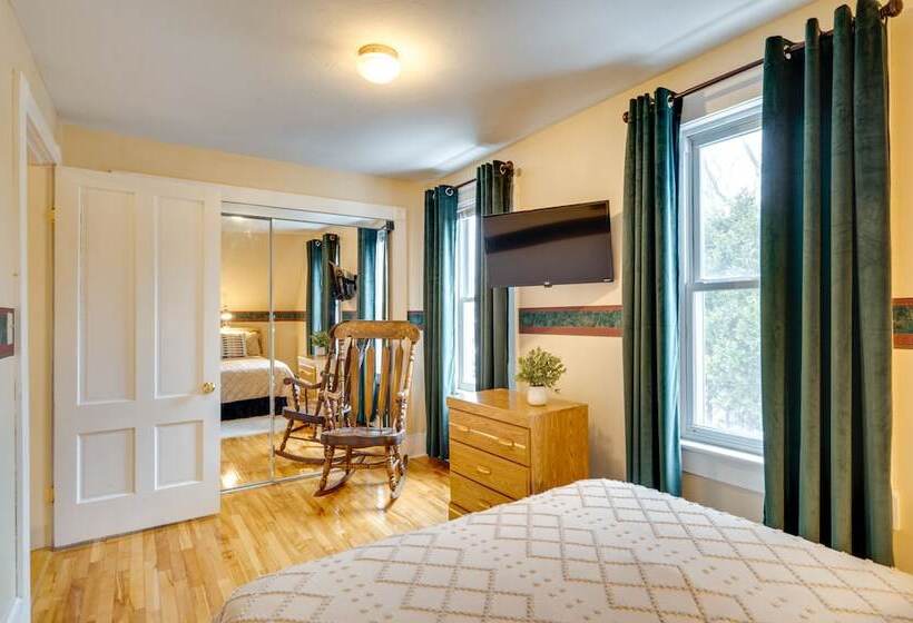 Cozy New Hampshire Retreat W/ Fire Pit & Porch!