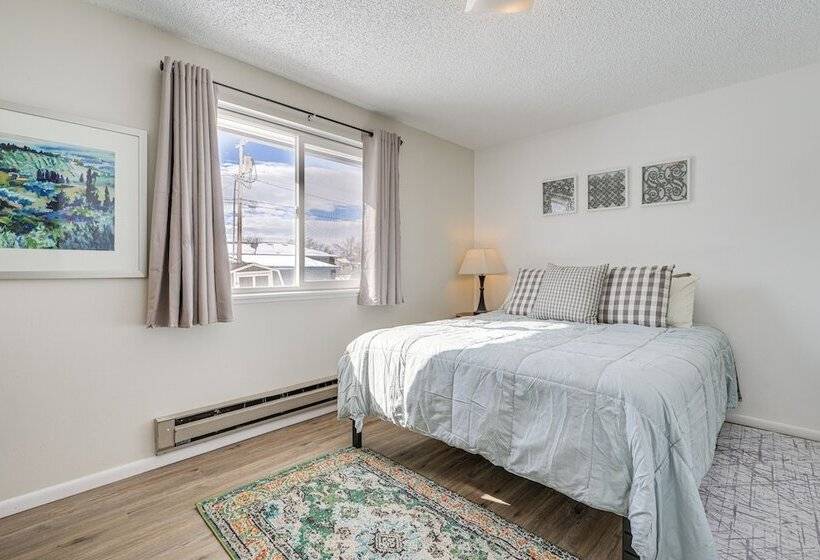 Dog Friendly Montana Home W/ Deck & Fenced In Yard