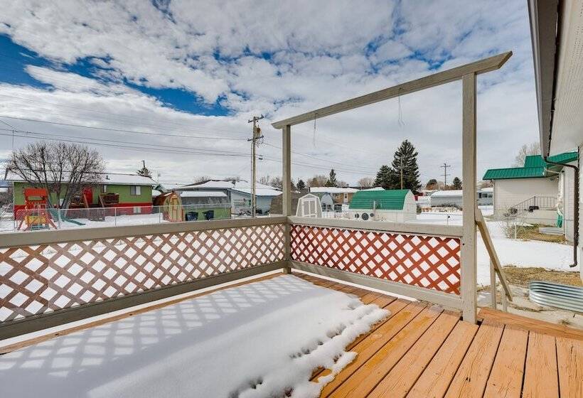 Dog Friendly Montana Home W/ Deck & Fenced In Yard