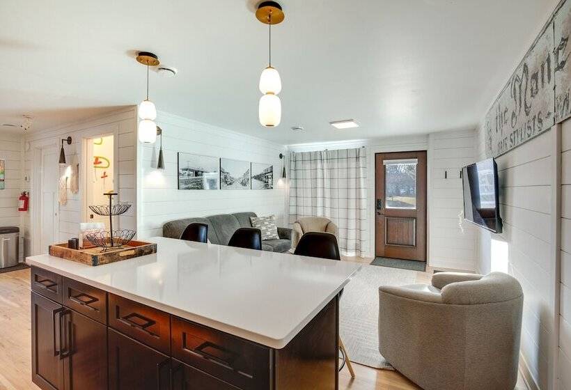 Downtown Minocqua Retreat: Walk To Minocqua Lake!