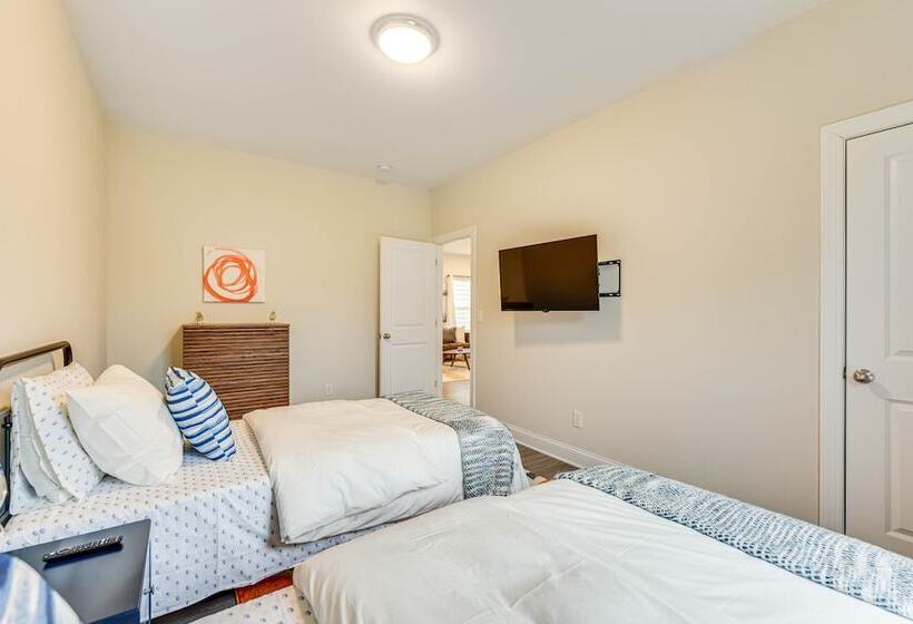 Family Friendly Home ~ 5 Mi To Unc Charlotte!