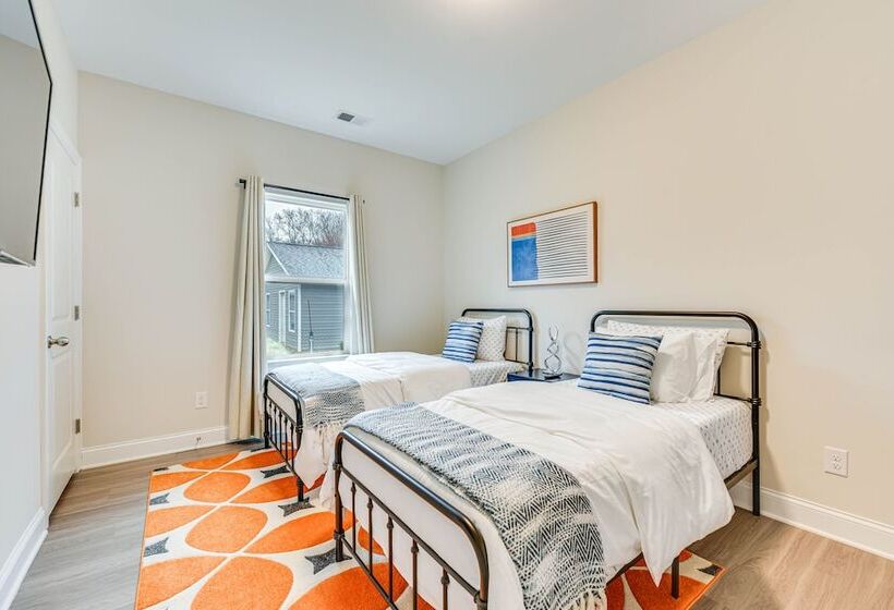 Family Friendly Home ~ 5 Mi To Unc Charlotte!