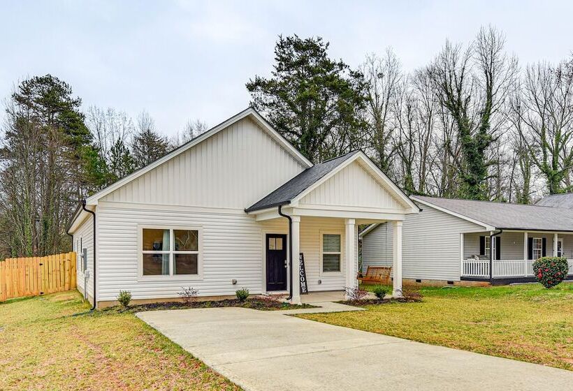Family Friendly Home ~ 5 Mi To Unc Charlotte!