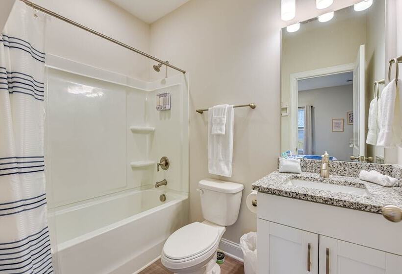 Family Friendly Home ~ 5 Mi To Unc Charlotte!