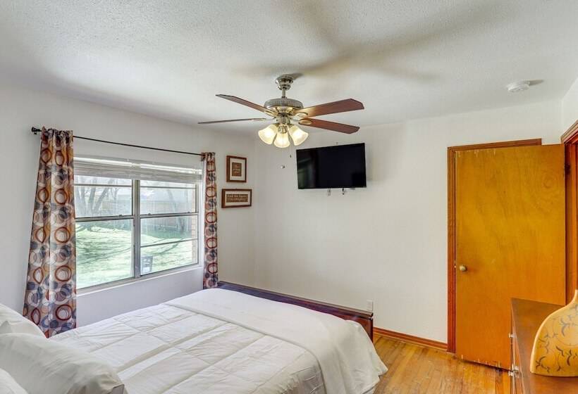 4 Mi To Magnolia Market: Family Friendly Waco Home