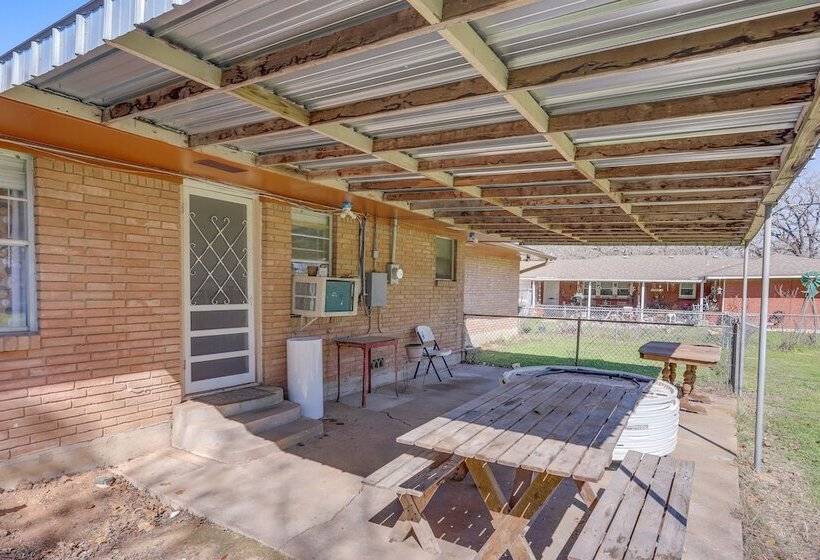 4 Mi To Magnolia Market: Family Friendly Waco Home