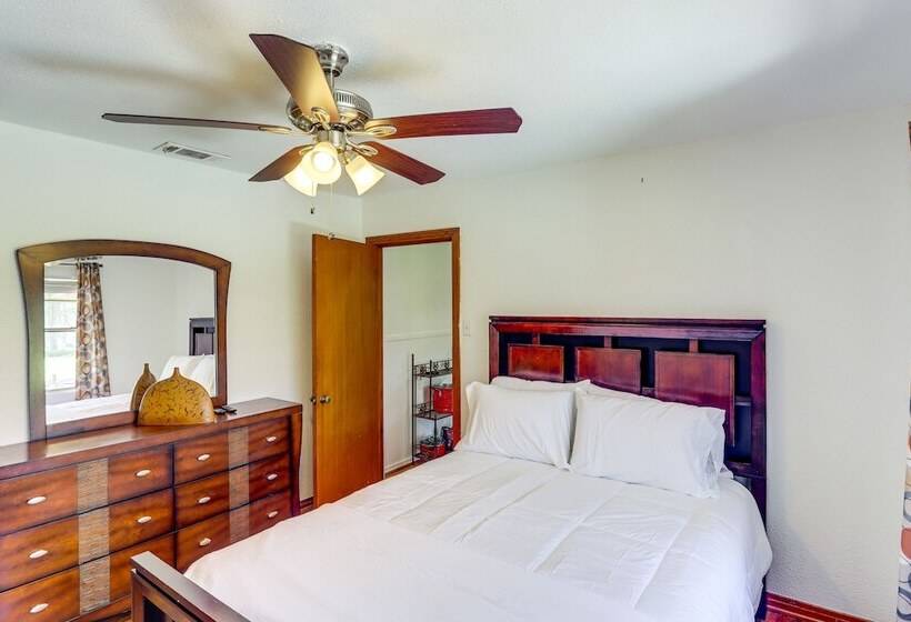 4 Mi To Magnolia Market: Family Friendly Waco Home