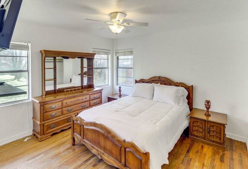 4 Mi To Magnolia Market: Family Friendly Waco Home