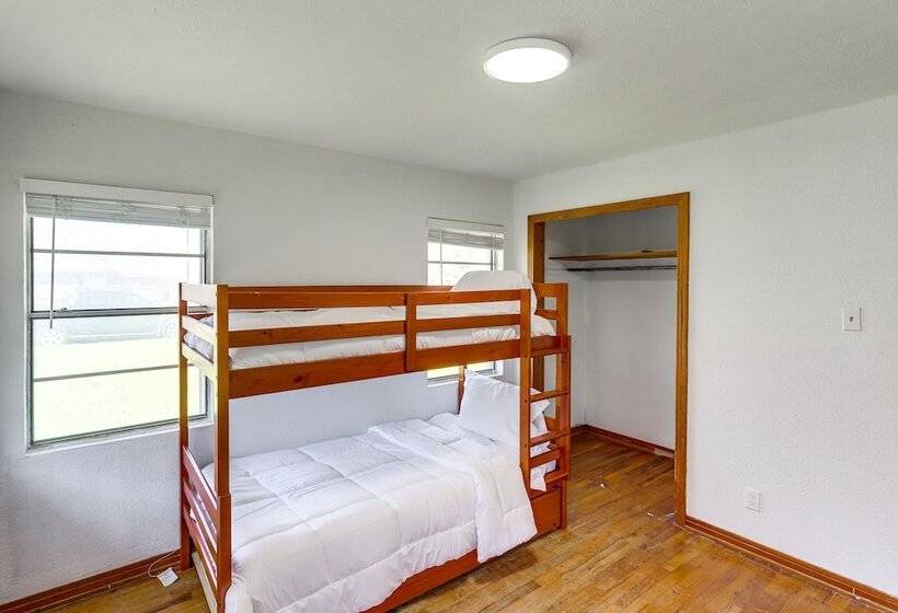 4 Mi To Magnolia Market: Family Friendly Waco Home