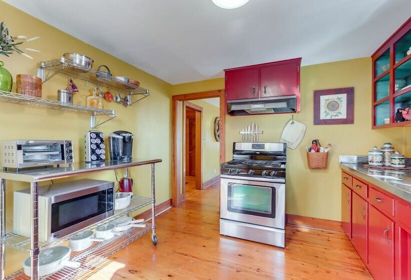 Fayetteville Home W/ Patios Near Town & University