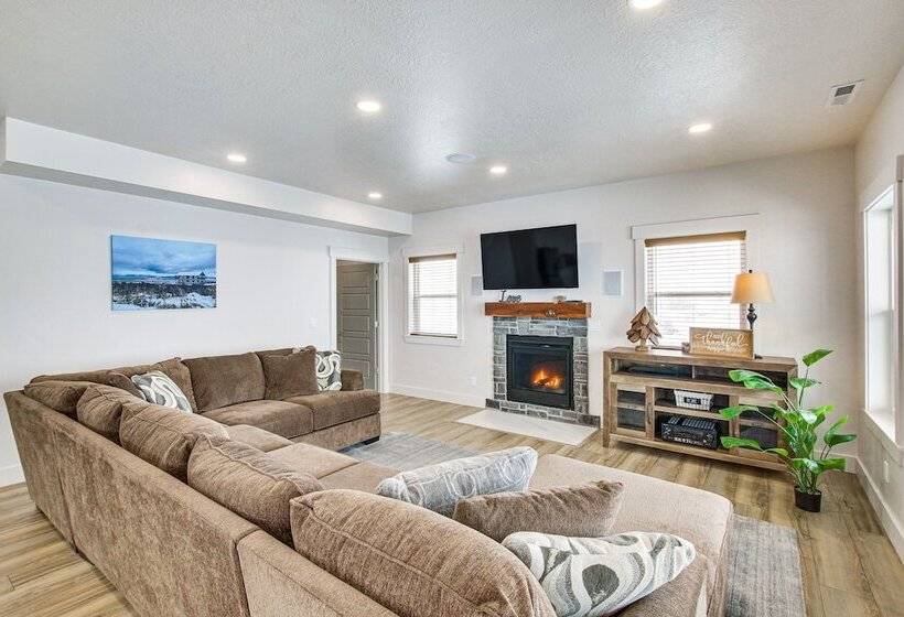 Garden City Cabin W/ Fire Pit: 2 Mi To Bear Lake!