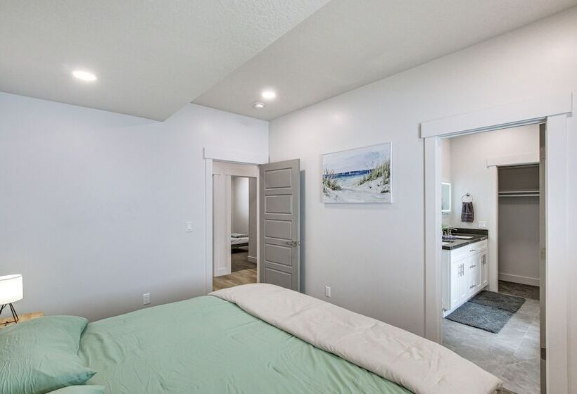 Garden City Cabin W/ Fire Pit: 2 Mi To Bear Lake!