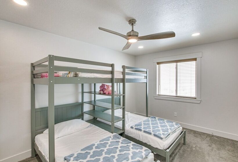 Garden City Cabin W/ Fire Pit: 2 Mi To Bear Lake!