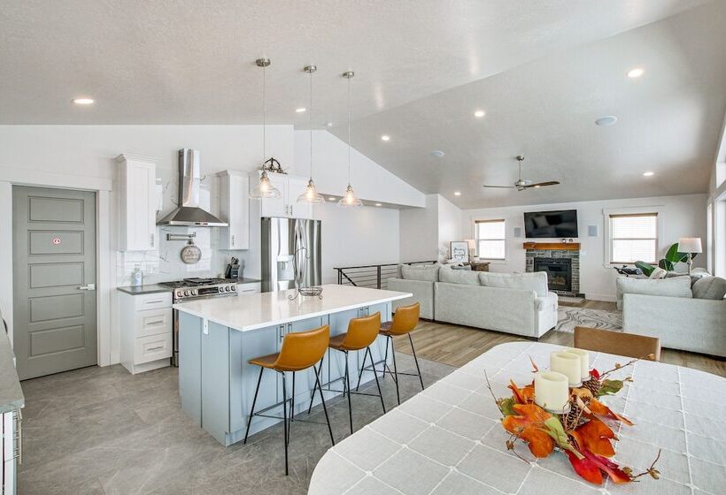 Garden City Cabin W/ Fire Pit: 2 Mi To Bear Lake!