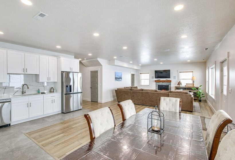 Garden City Cabin W/ Fire Pit: 2 Mi To Bear Lake!