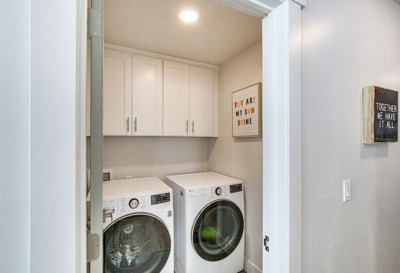 Garden City Cabin W/ Fire Pit: 2 Mi To Bear Lake!