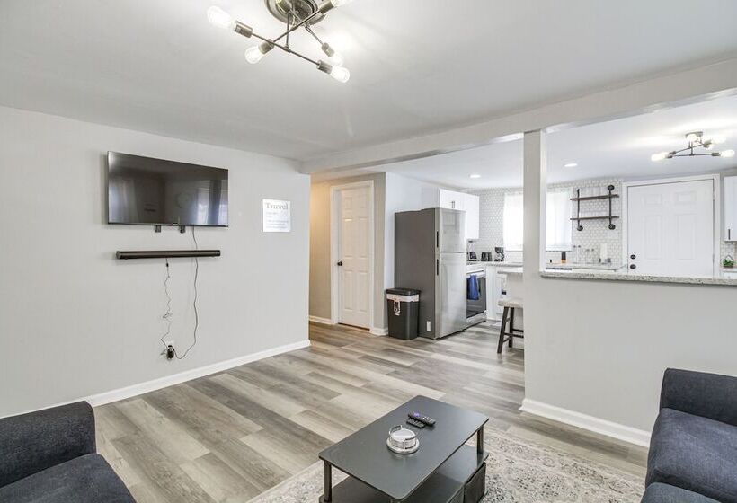 Gladstone Retreat W/ Gas Grill + Fire Pit