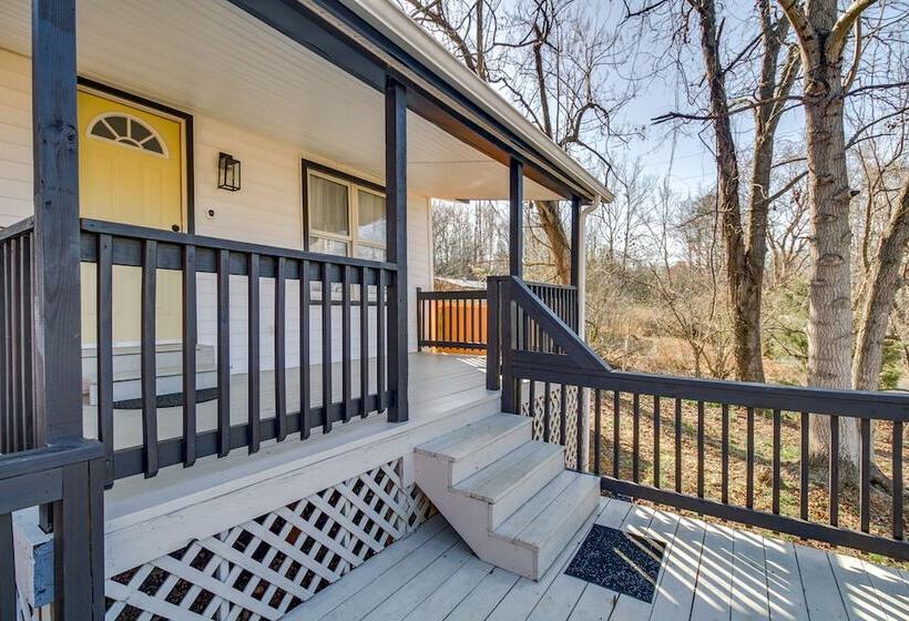 Gladstone Retreat W/ Gas Grill + Fire Pit