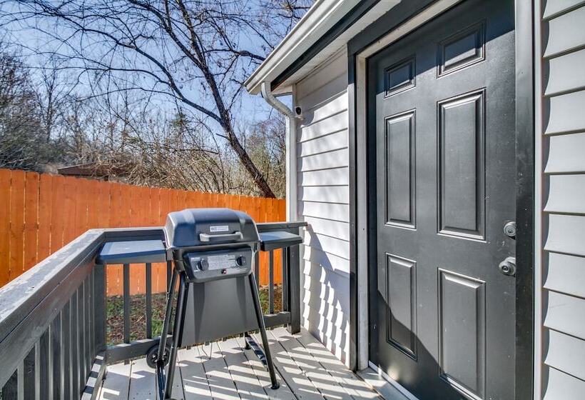 Gladstone Retreat W/ Gas Grill + Fire Pit