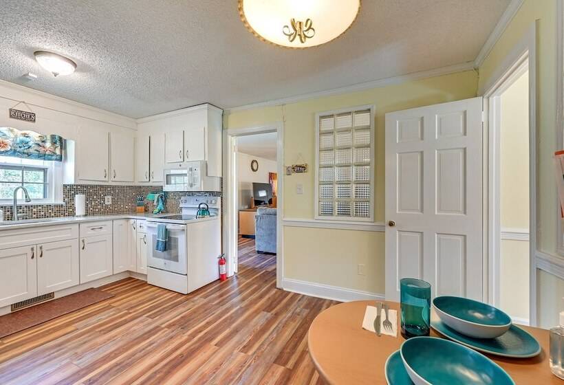 Greenville Home: 2 Mi To Downtown!